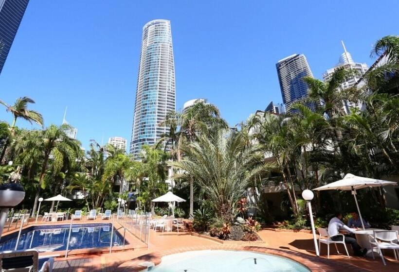 St Tropez Apartments