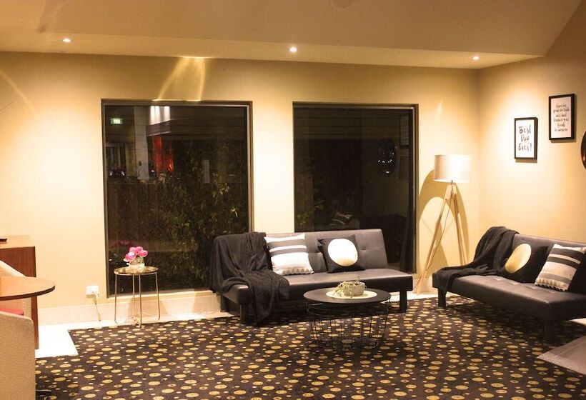Swan Hill Resort