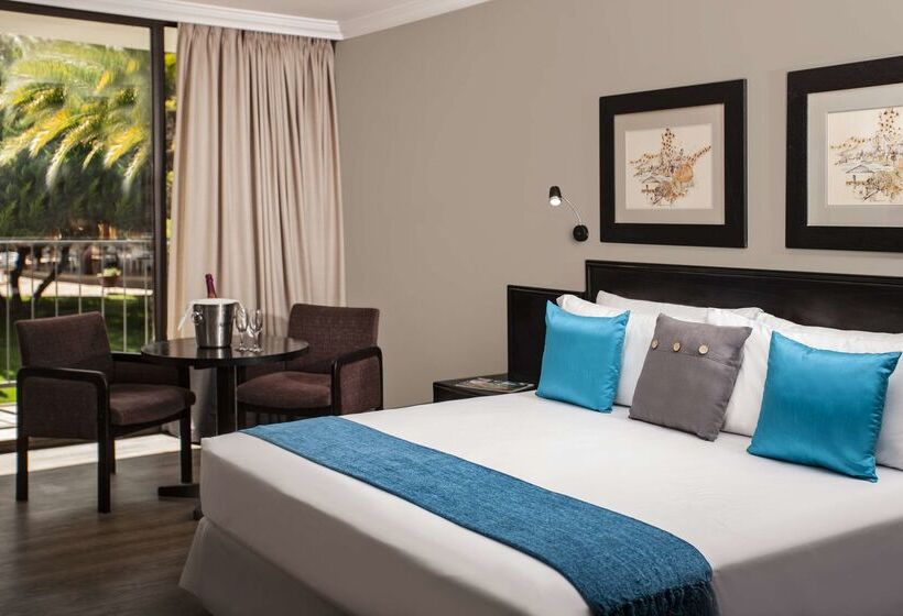 ホテル Avani Maseru