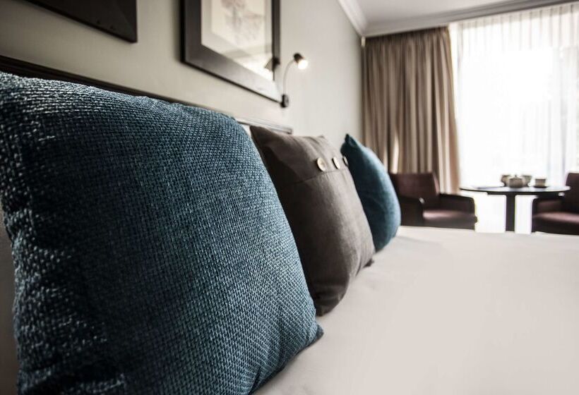 ホテル Avani Maseru