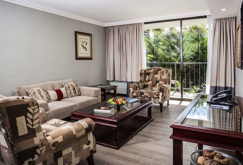 ホテル Avani Maseru