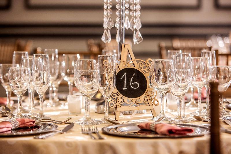 ホテル Avani Maseru