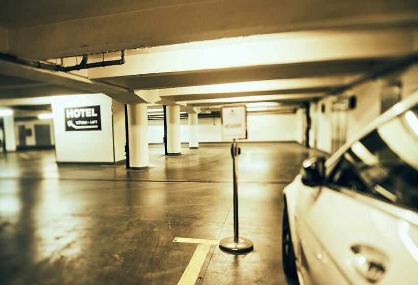 هتل International Brno