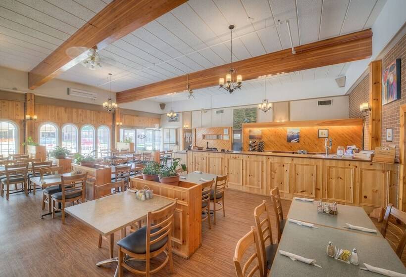 Hotel Claymore Inn And Suites