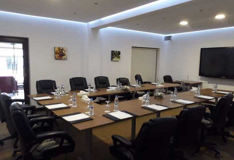 فندق Golden Tulip Bahrain