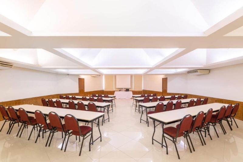 هتل évora By Rede Sagres