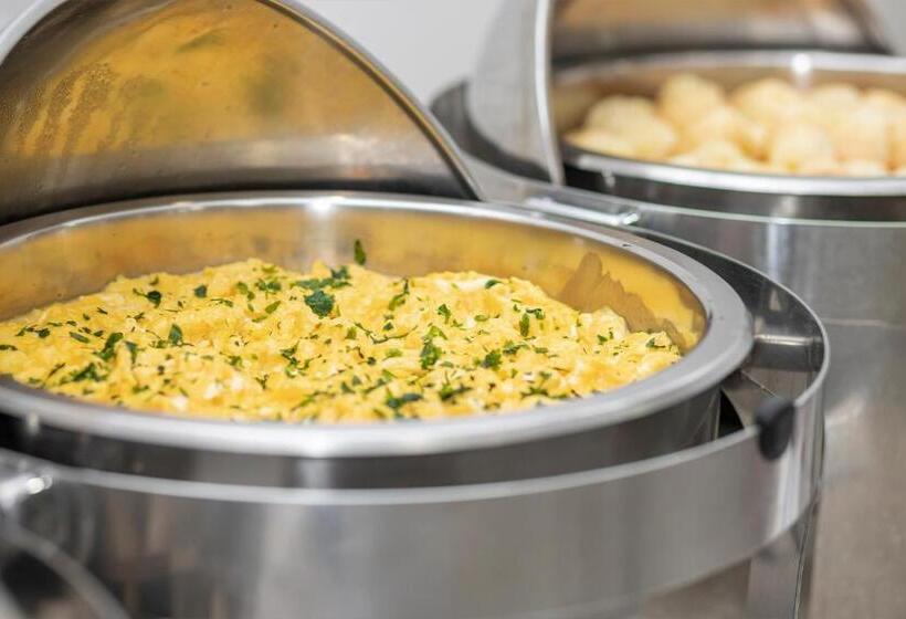 هتل évora By Rede Sagres