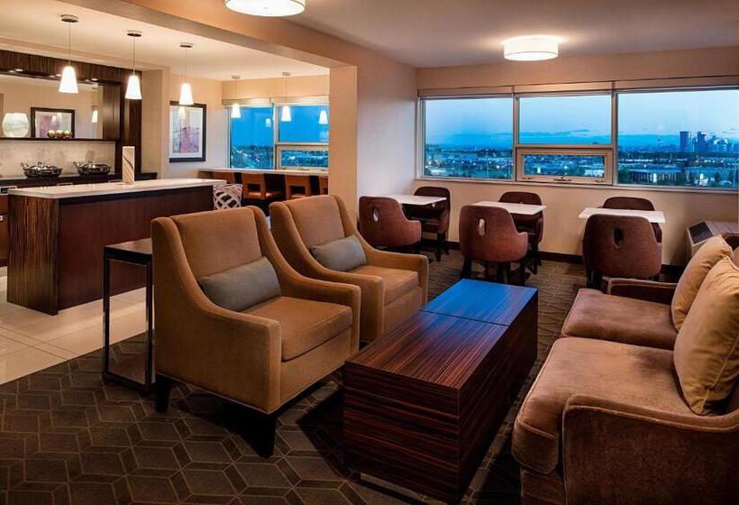 هتل Sheraton Cavalier Calgary