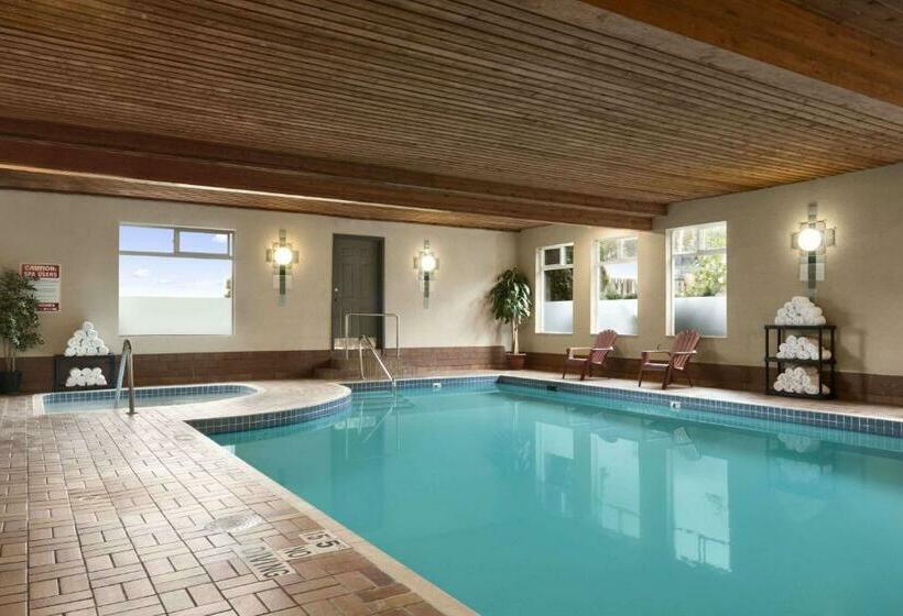 בית מלון כפרי Travelodge  By Wyndham Chilliwack