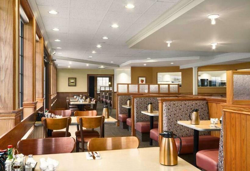 בית מלון כפרי Travelodge  By Wyndham Chilliwack