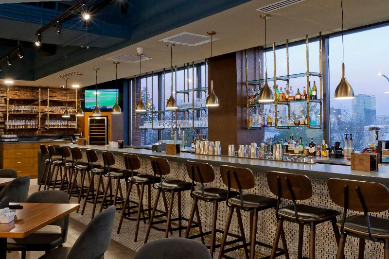 Doubletree By Hilton Windsor Hotel & Suites