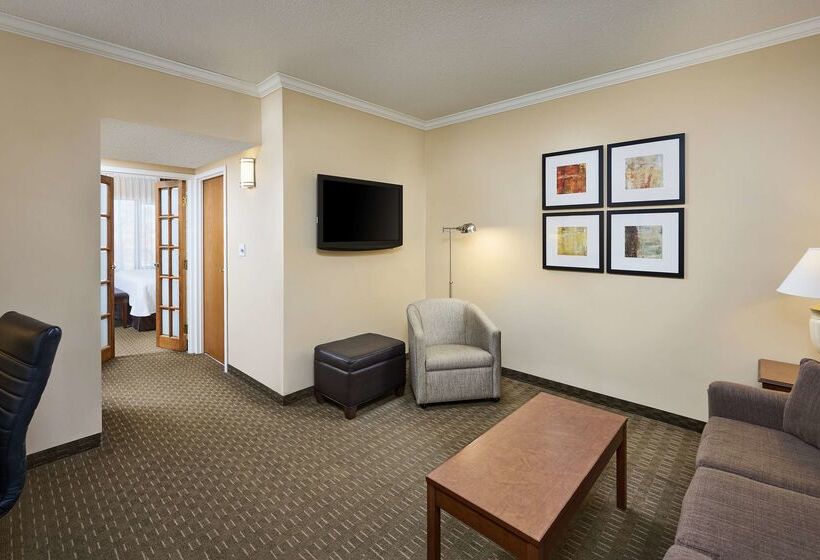 هتل Best Western Plus Lamplighter Inn & Conference Centre