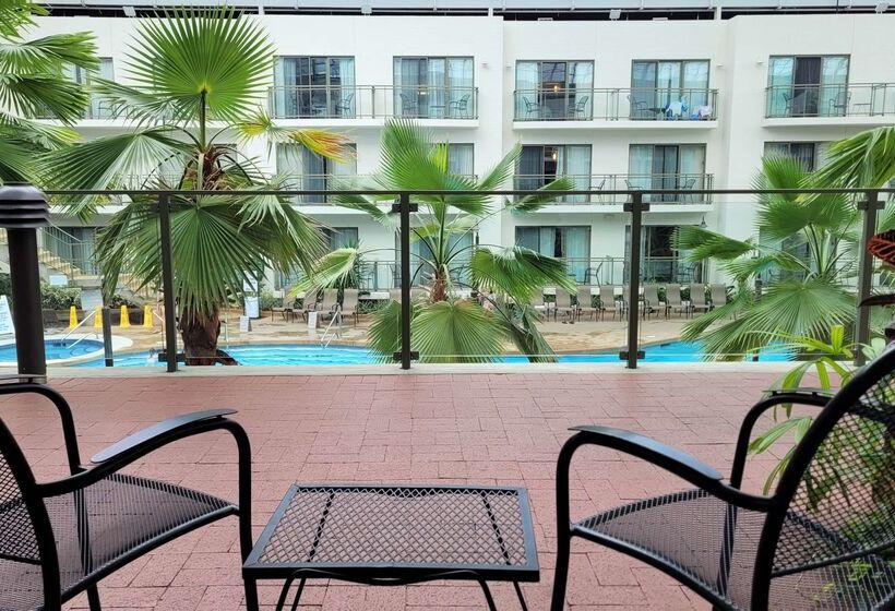 هتل Best Western Plus Lamplighter Inn & Conference Centre