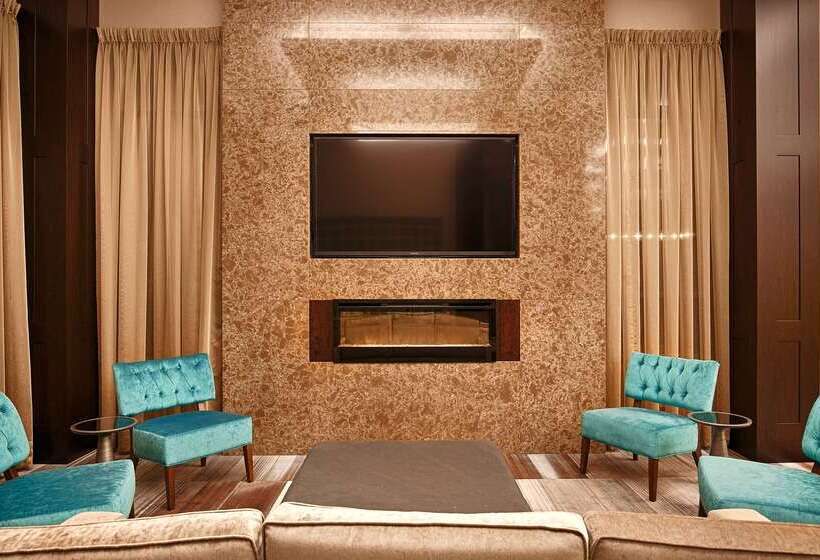 هتل Best Western Plus Lamplighter Inn & Conference Centre
