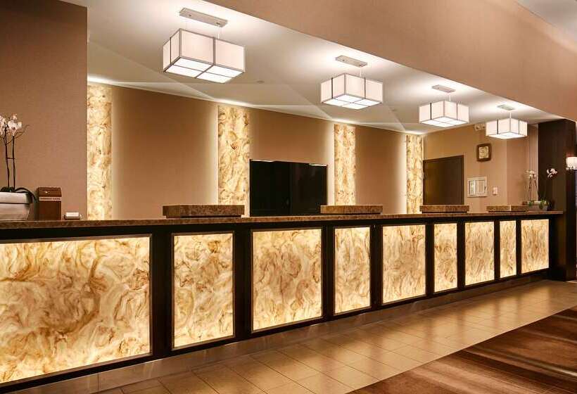 هتل Best Western Plus Lamplighter Inn & Conference Centre
