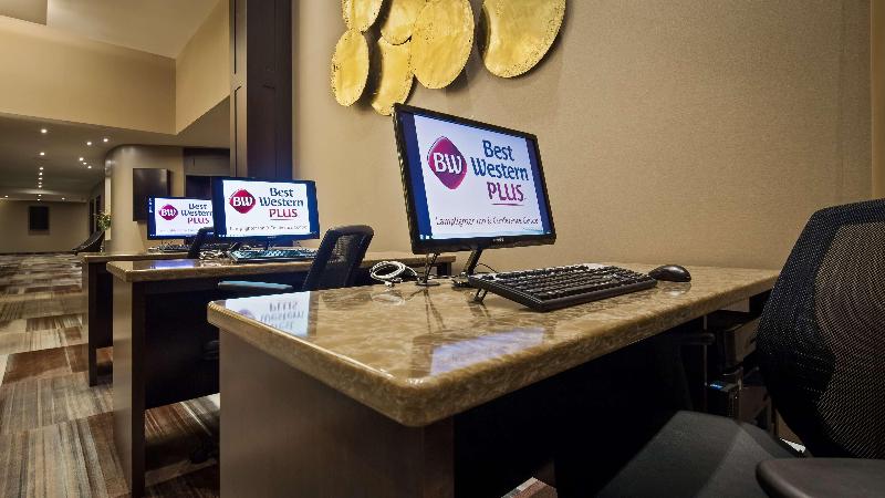 هتل Best Western Plus Lamplighter Inn & Conference Centre