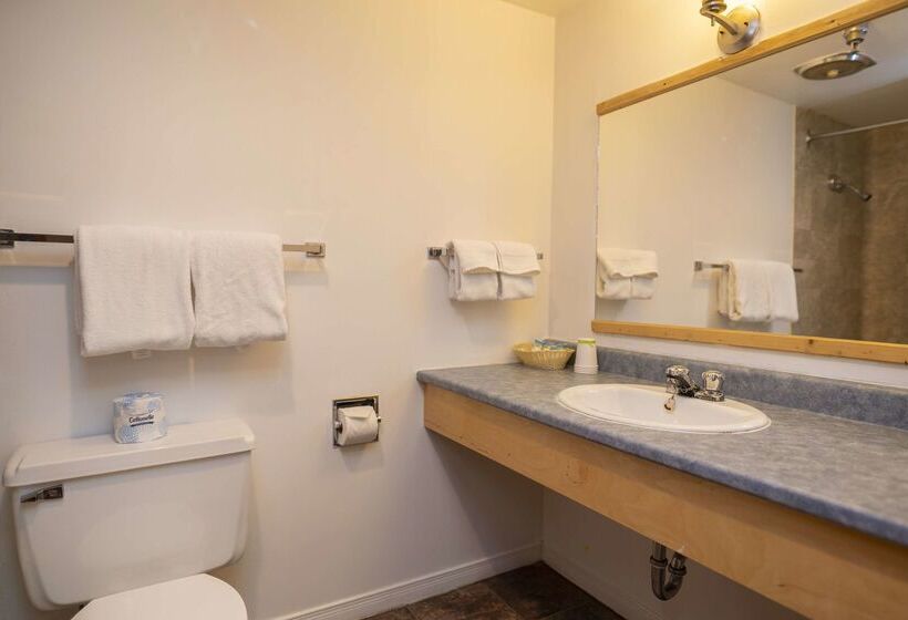 فندق Canadas Best Value Inn River View