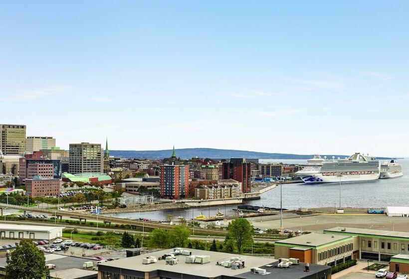هتل Crowne Plaza Saint John Harbour View, An Ihg