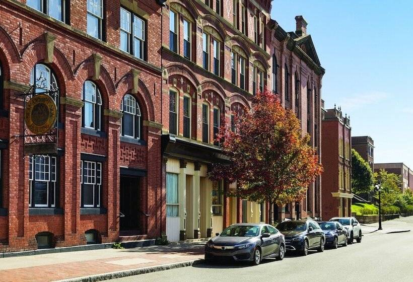 هتل Crowne Plaza Saint John Harbour View, An Ihg