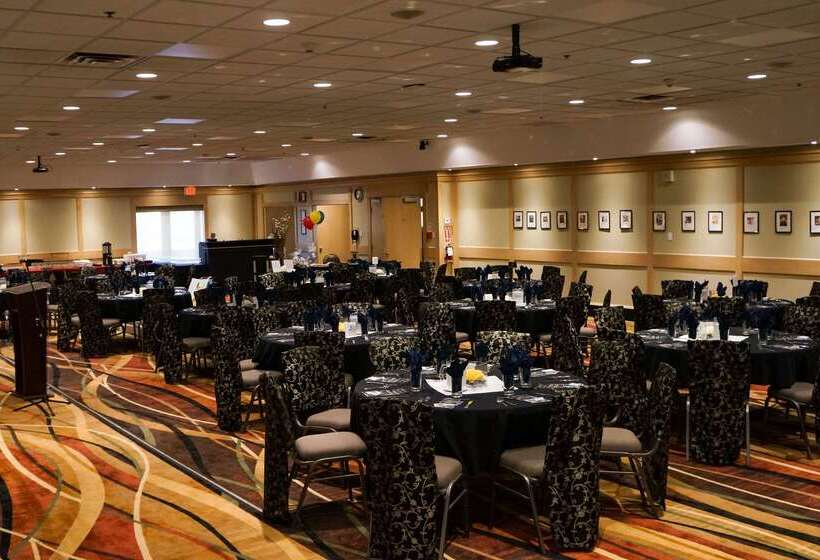 هتل Clarion Lakeside Inn & Conference Centre