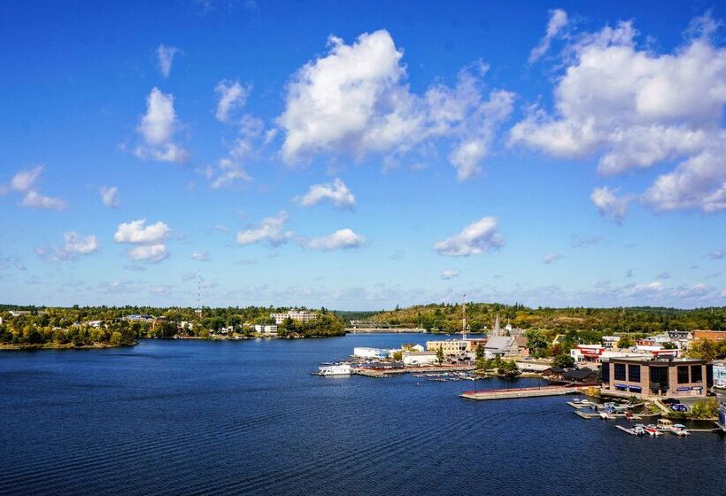هتل Clarion Lakeside Inn & Conference Centre