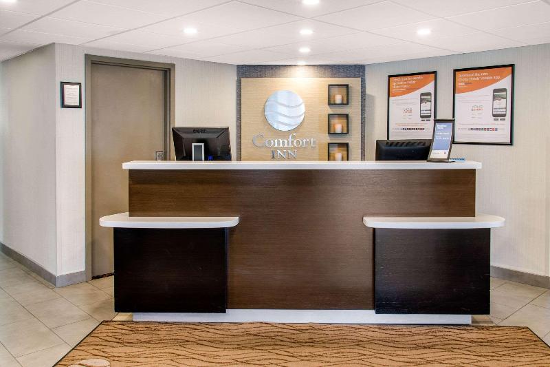 هتل Comfort Inn Montreal Aeroport