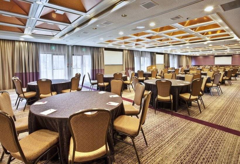 هتل Crowne Plaza Kitchener Waterloo, An Ihg