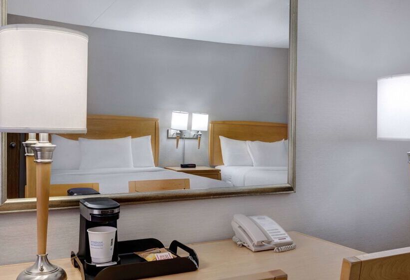 هتل Days Inn By Wyndham Niagara Falls Near The Falls
