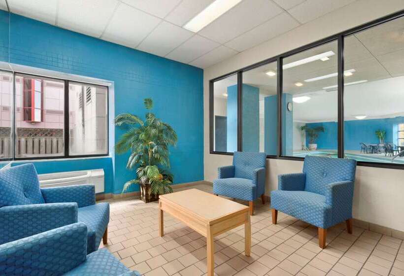 هتل Days Inn By Wyndham Niagara Falls Near The Falls