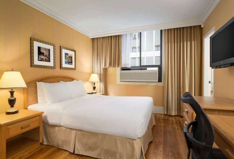 فندق Days Inn By Wyndham Vancouver Downtown