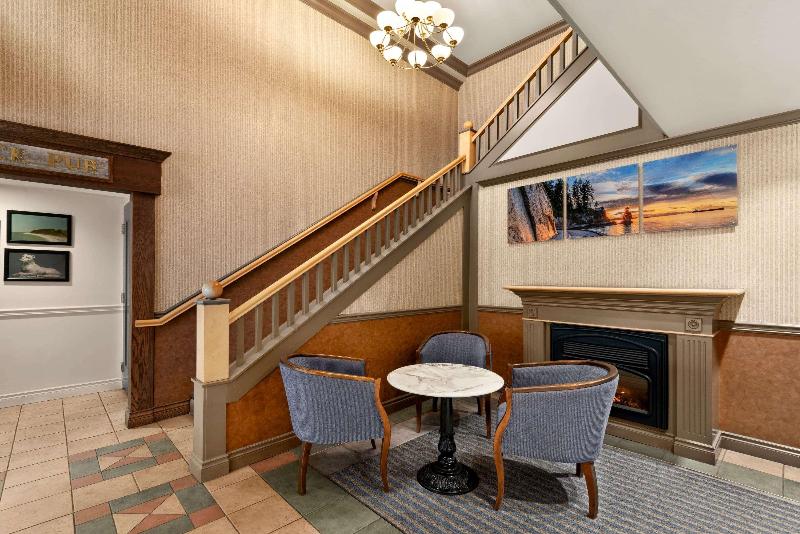 فندق Days Inn By Wyndham Vancouver Downtown