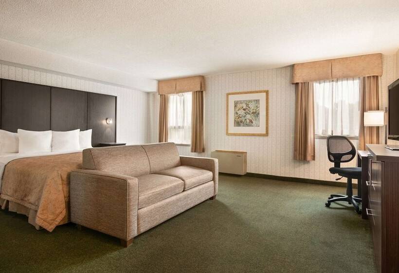 בית מלון כפרי Days Inn By Wyndham Renfrew Conference Centre