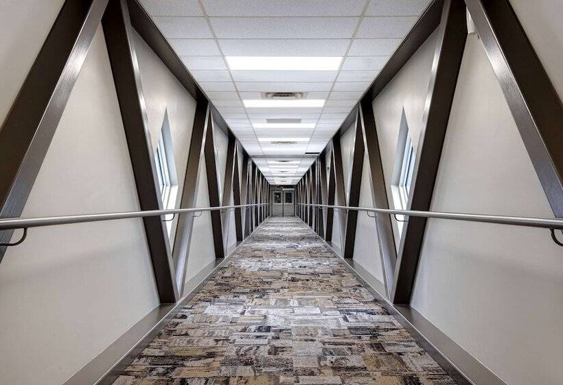 هتل Days Inn & Conference Centre By Wyndham Prince Albert
