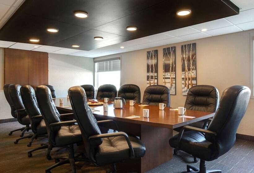 هتل Days Inn & Conference Centre By Wyndham Prince Albert