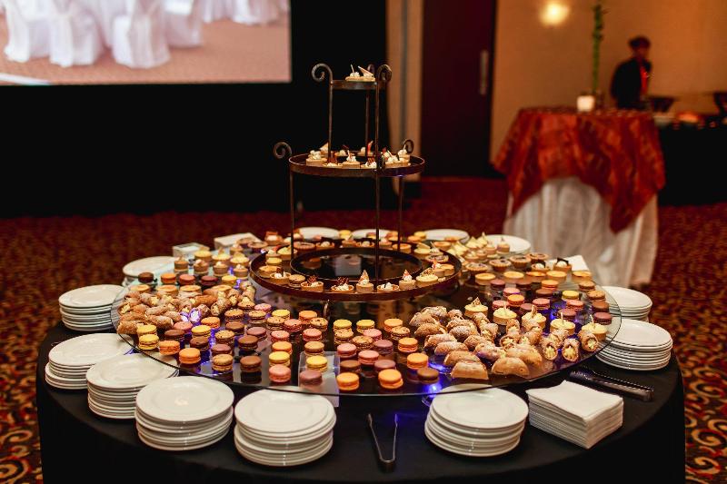 هتل Doubletree By Hilton Kitchener