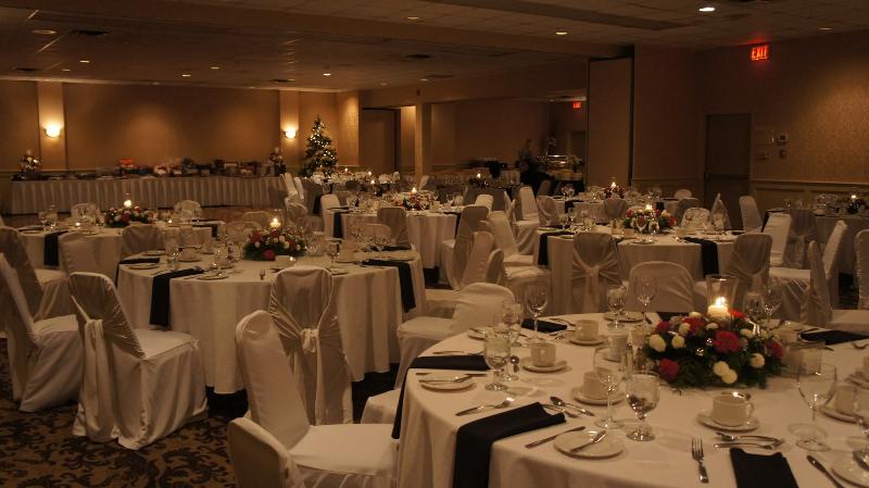 هتل Doubletree By Hilton Kitchener