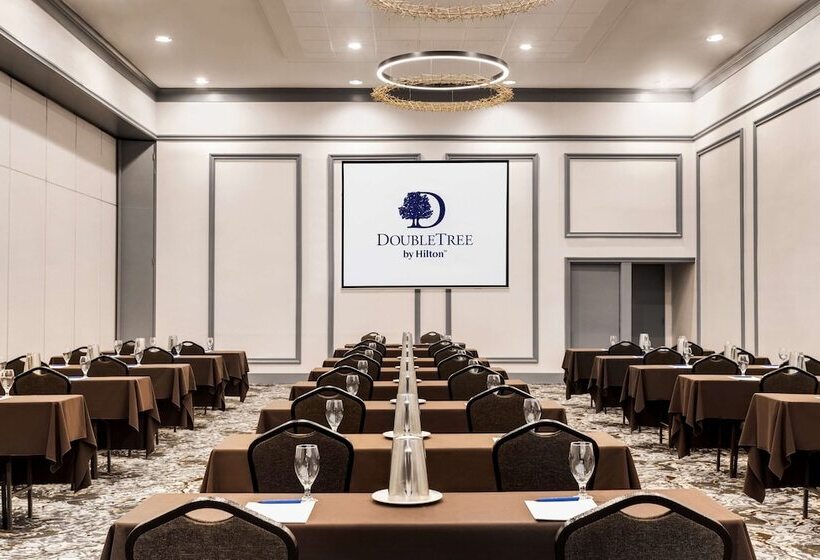 هتل Doubletree By Hilton Pointe Claire Montreal Airport West