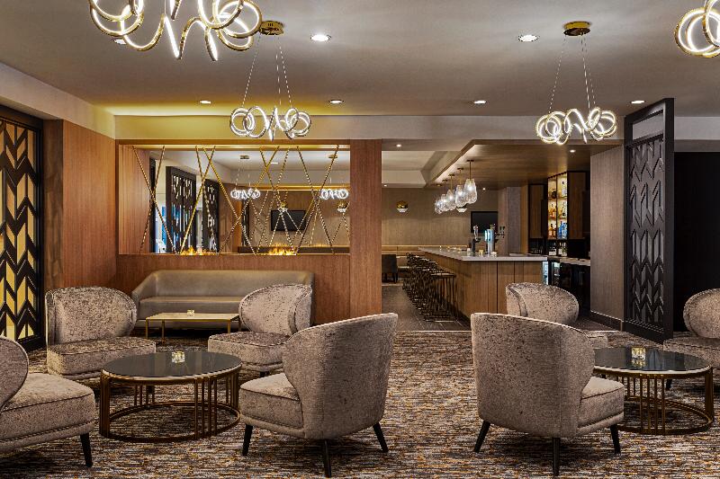 هتل Doubletree By Hilton Pointe Claire Montreal Airport West