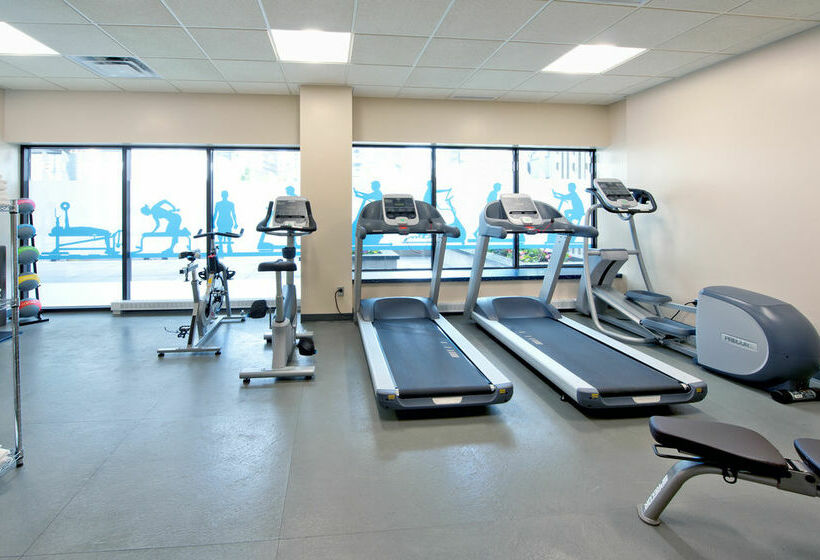 בית מלון כפרי Four Points by Sheraton Montreal Centre Ville