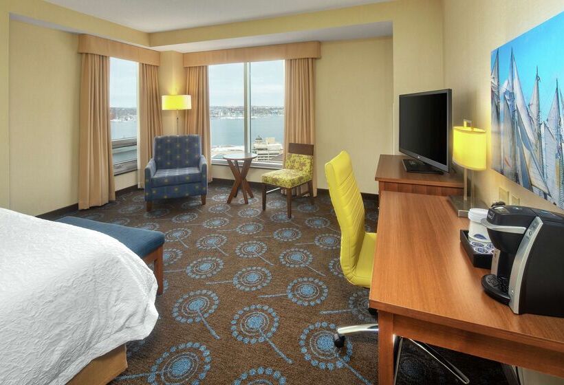 هتل Hampton Inn By Hilton Halifax Downtown
