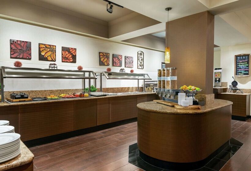 هتل Hilton Garden Inn Saskatoon Downtown