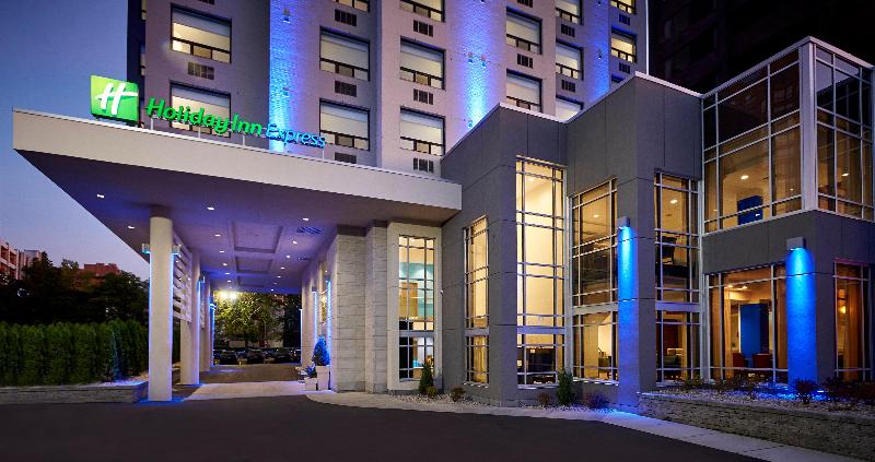 هتل Holiday Inn Express Windsor Waterfront, An Ihg