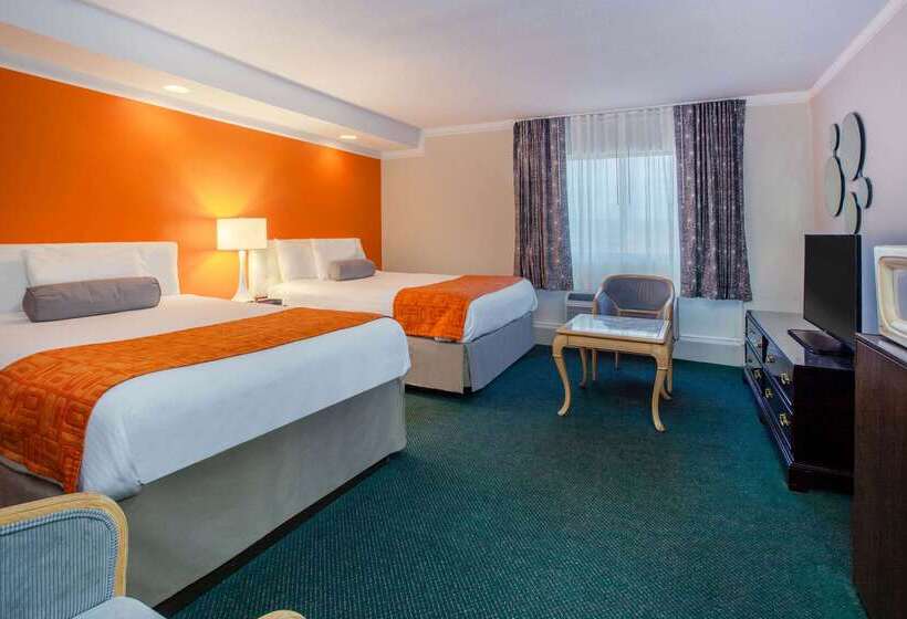 هتل Surestay Plus By Best Western Windsor