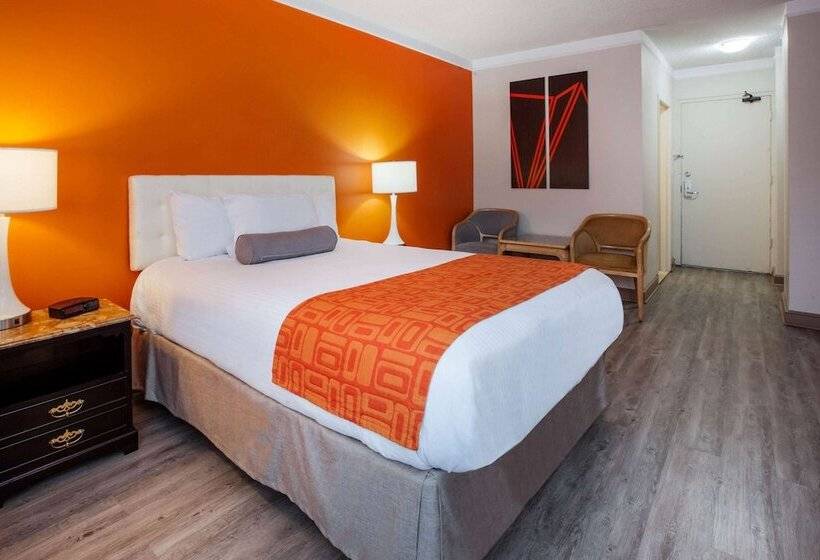 هتل Surestay Plus By Best Western Windsor