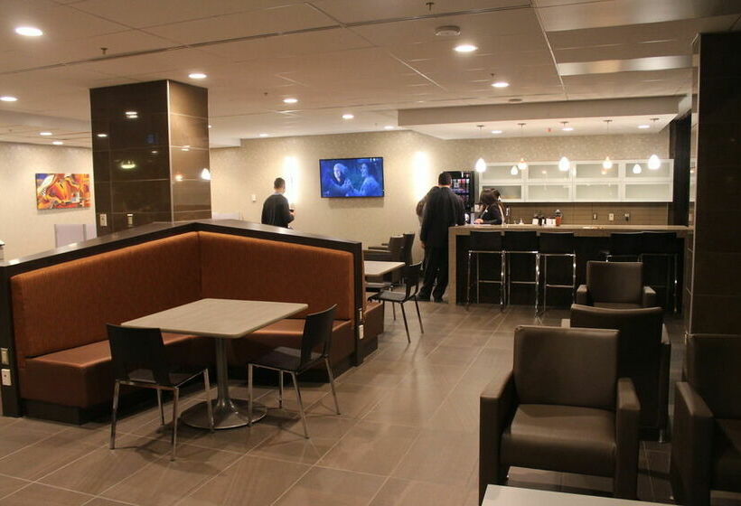 فندق Place Louis Riel Suite