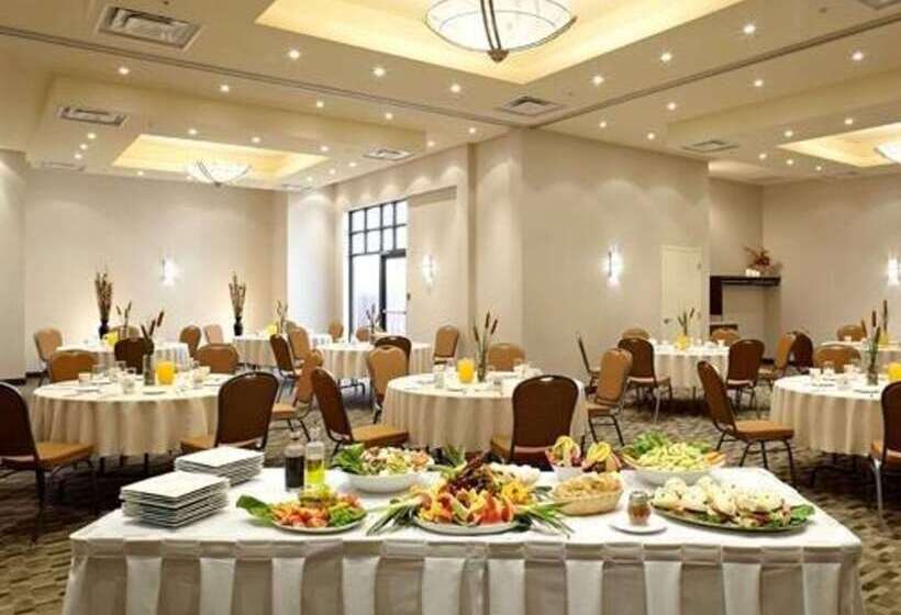 هتل Quality Inn And Suites Brossard