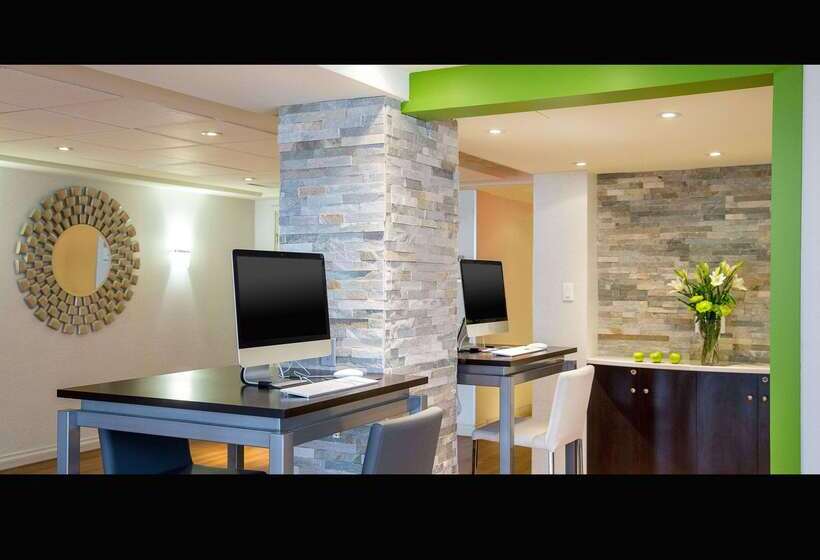 هتل Quality Inn And Suites Brossard