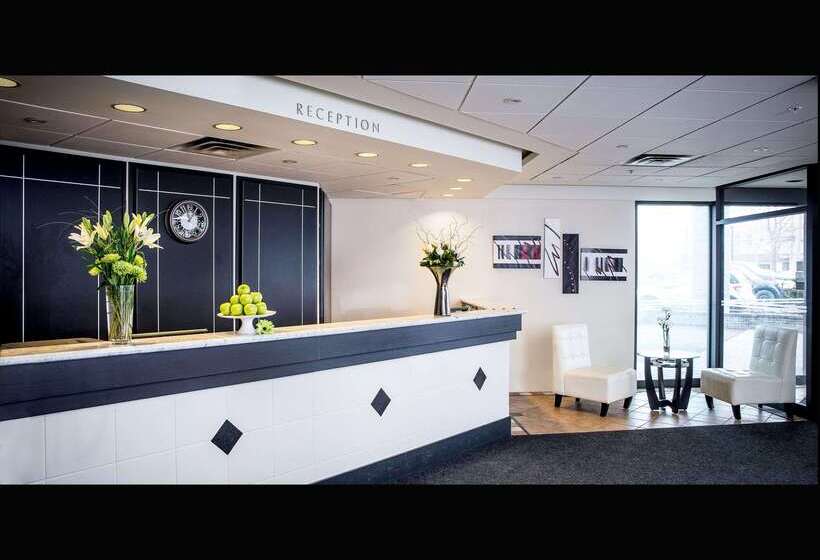 هتل Quality Inn And Suites Brossard