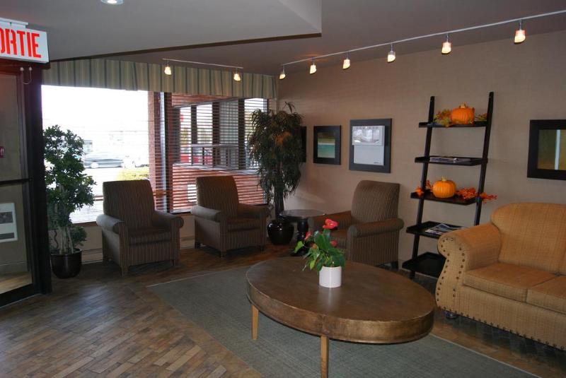 هتل Quality Inn & Suites Pe Trudeau Airport
