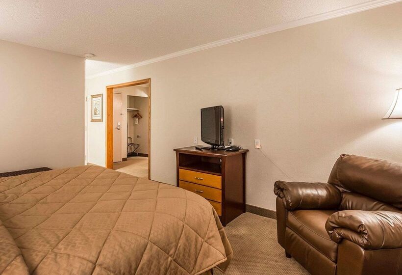 هتل Quality Inn & Conference Centre